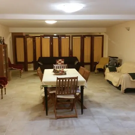 Donatella Apartman *